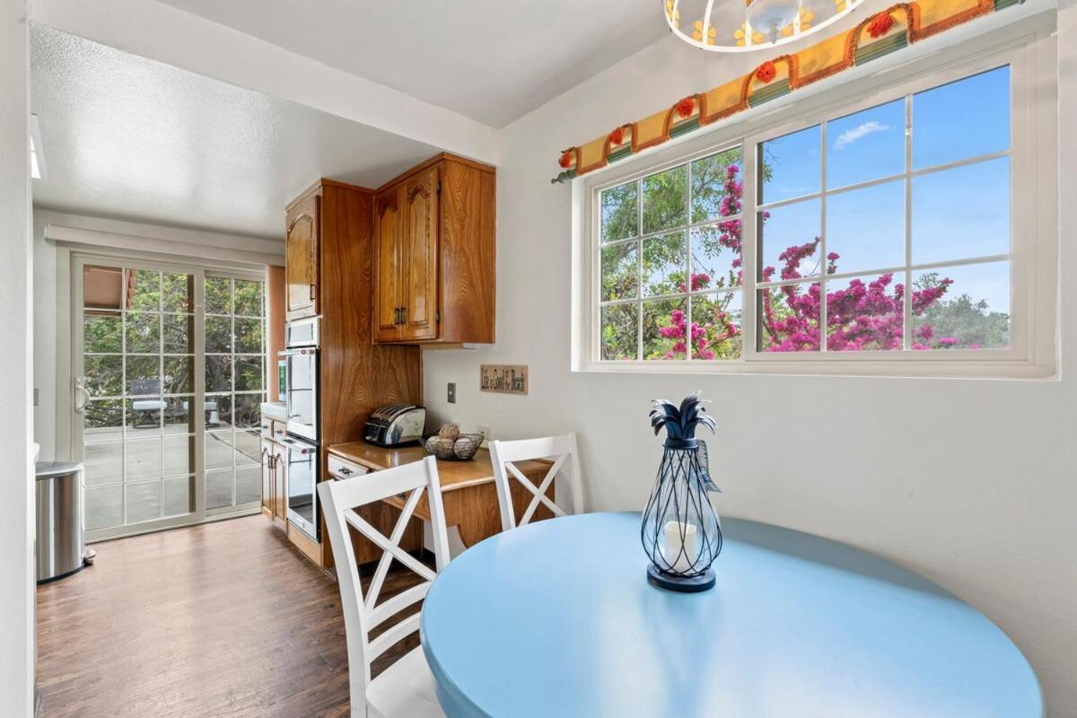 In San Diego! The Blue Leaf With 3bed 2bath, Golf, Large Yard! * San Diego