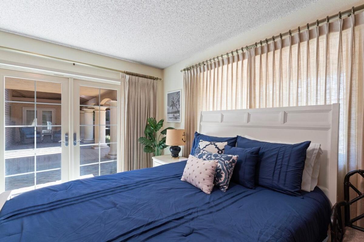 In San Diego! The Blue Leaf With 3bed 2bath, Golf, Large Yard! *