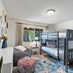 Home In San Diego! The Blue Leaf With 3Bed 2Bath, Golf, Large Yard!