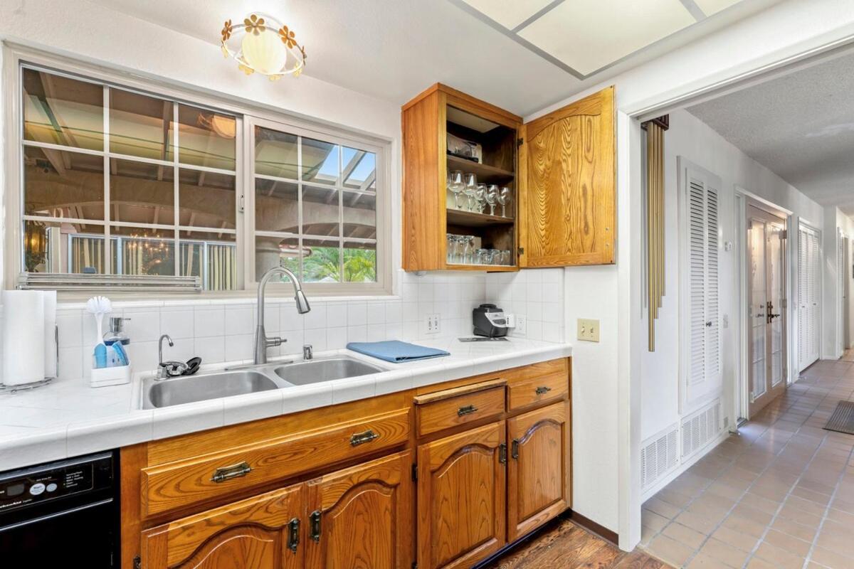 Casa de férias In San Diego! The Blue Leaf With 3bed 2bath, Golf, Large Yard! San Diego